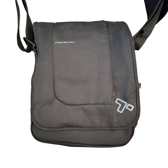 Travelon ~ Black Crossbody Bag ~ all around zipped closure ~ lots of pockets - Picture 3 of 14